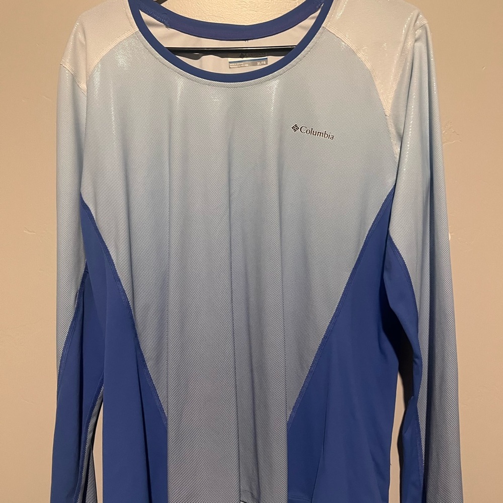 Columbia Two-Tone Blue Performance Shirt